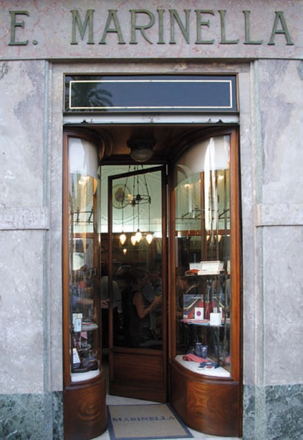 Lo storico negozio di Napoli